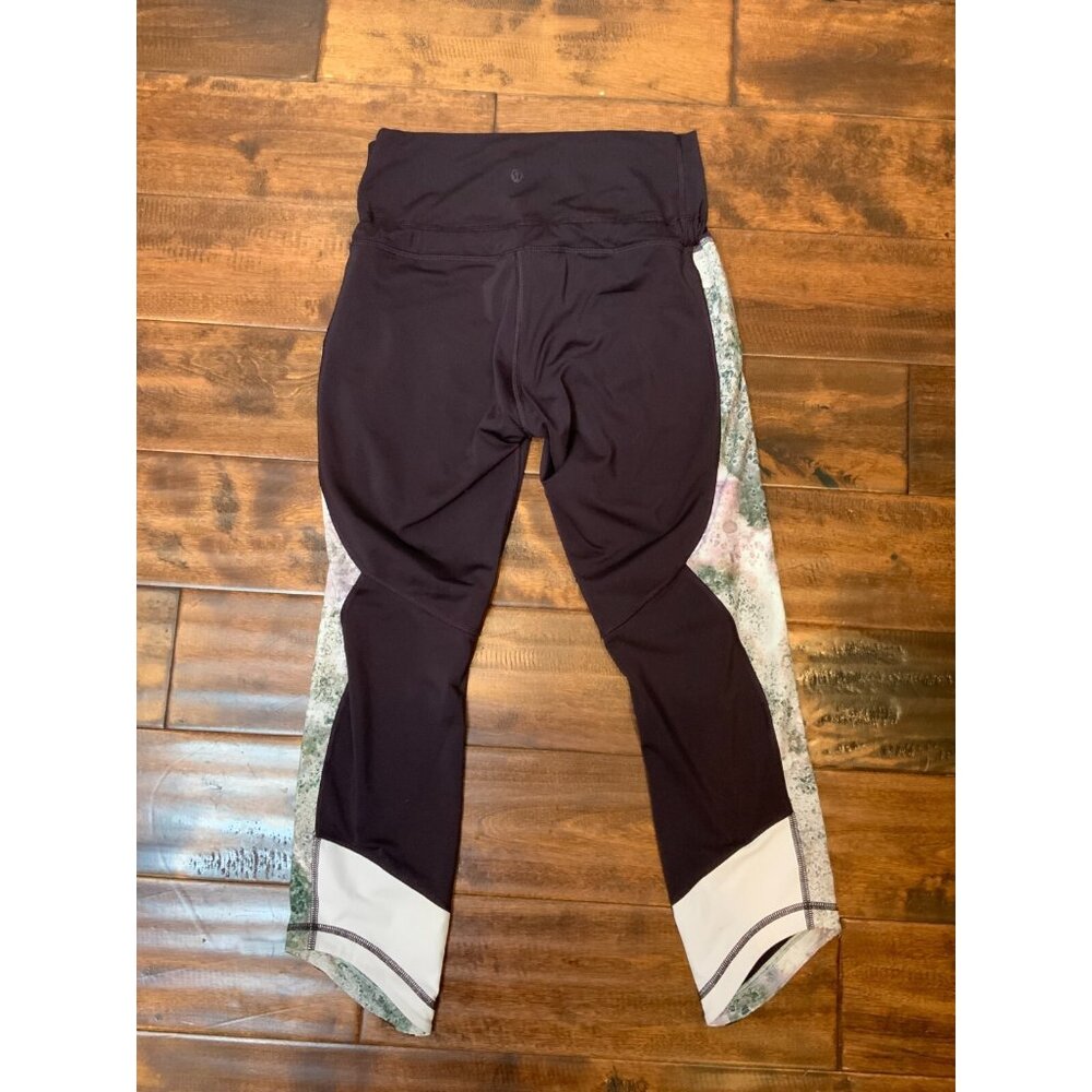 Lululemon Maroon With Patterned Splatter Stripe C… - image 3